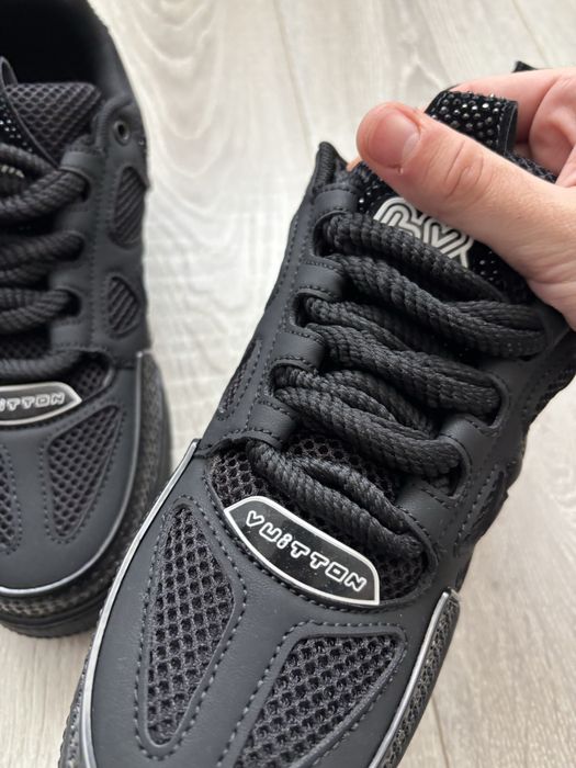 Louis Vuitton Skate Svarovski