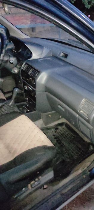 Машина mitsubishi space wagon 1993