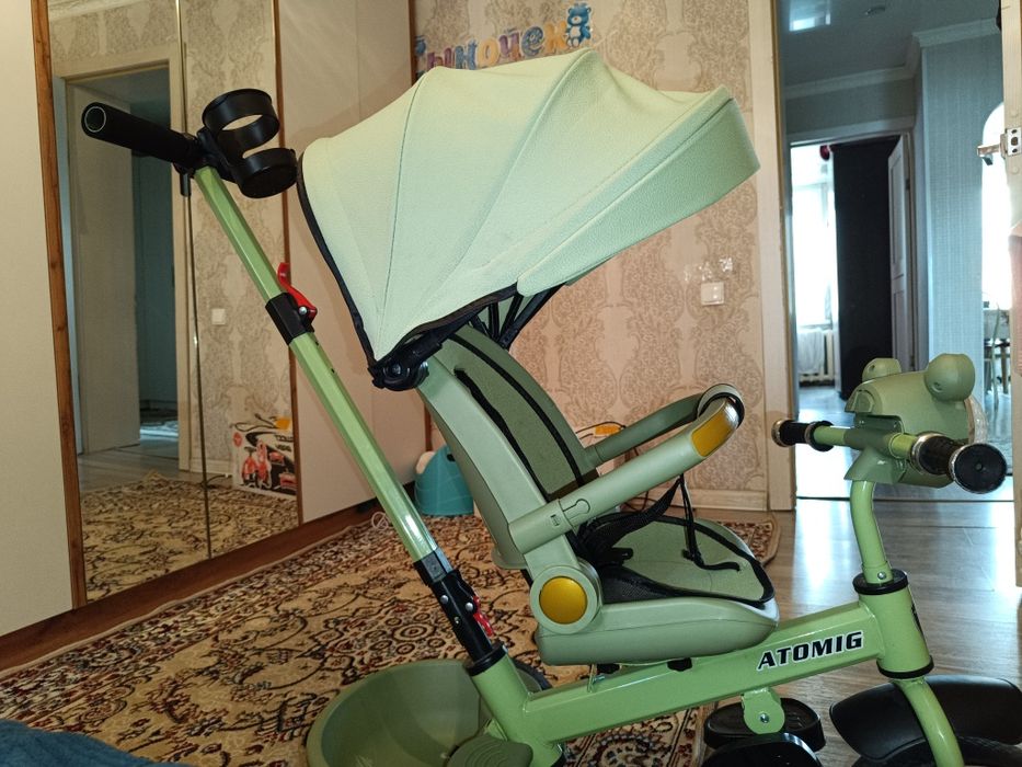 Трёхколёсный детский велосипед