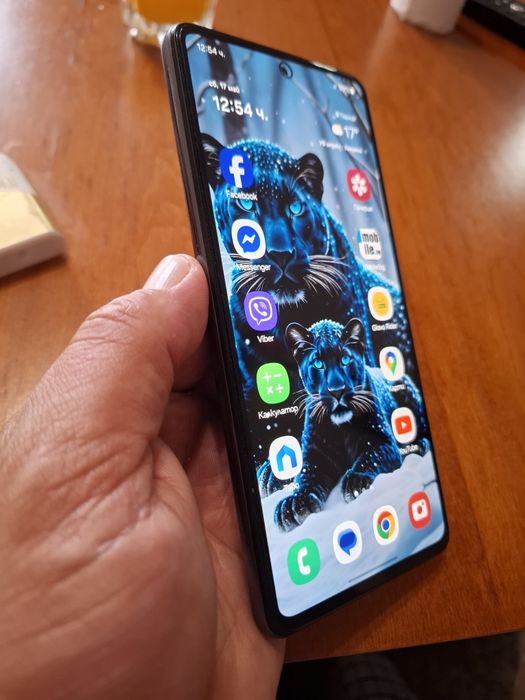 Samsung A72 128GB/6 RAM