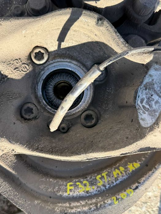 Fuzeta fata stanga dreapta cu rulment BMW seria 4 F32 F33 F36 xdrive