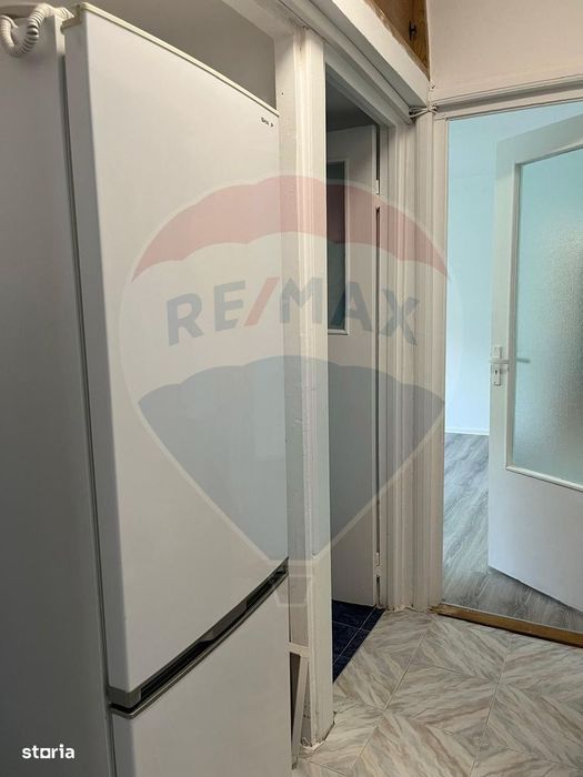 Apartament cu 3 camere de închiriat în zona Cetatii
