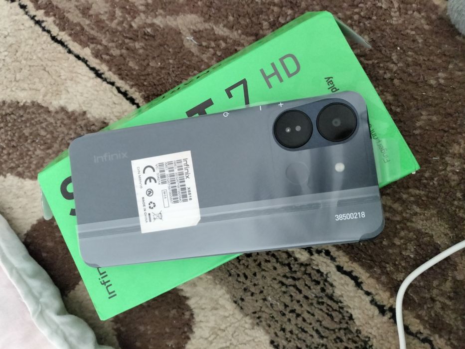 Zaryadchik bor quloqchini bor