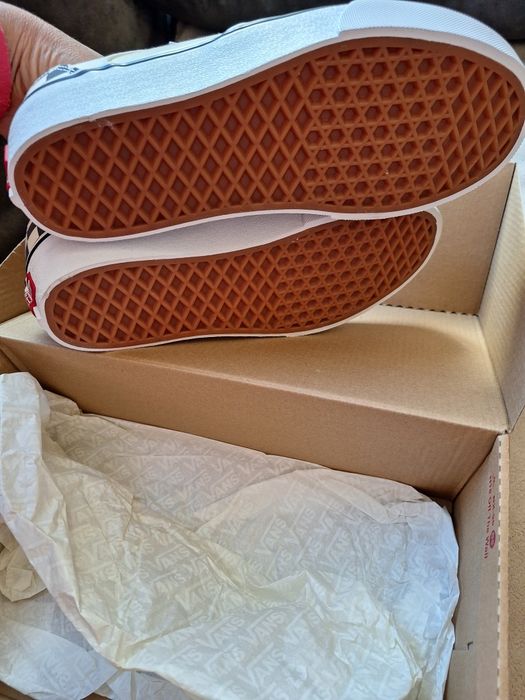 Дамски спортни обувки Vans, размер 38,5