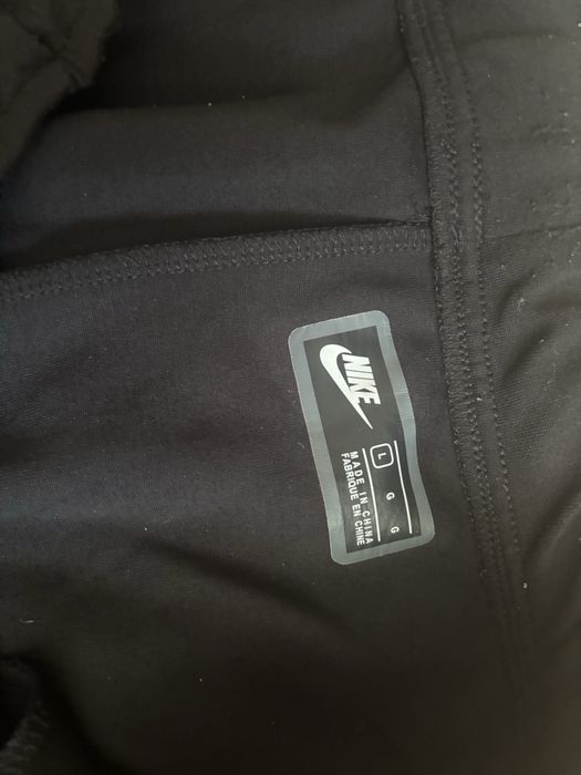 pantaloni nike tech