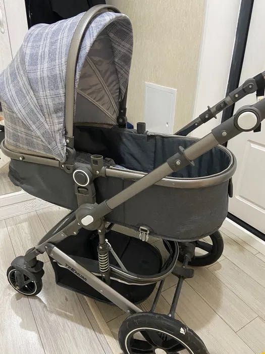 Продам коляску 3 в 1