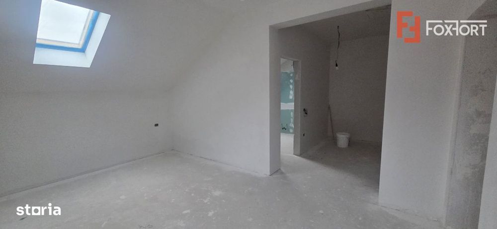 Duplex spatios cu 5 camere de vanzare, zona Mosnita Noua