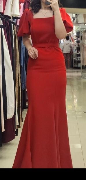Красное платье на мероприятий