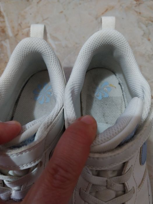 Adidasi nike mar 33,5