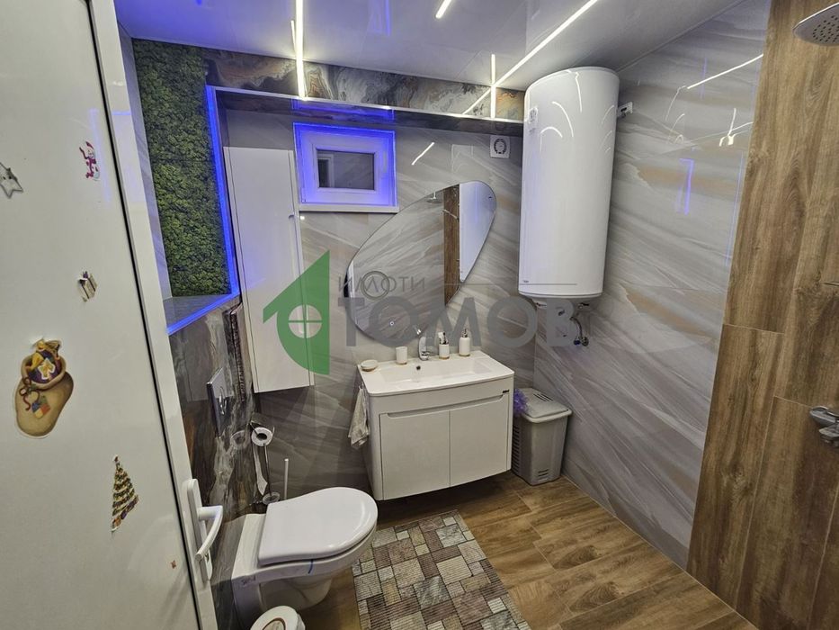 Здрава триетажна къща в село Загоре