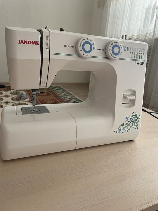 Швейная машинка Janome