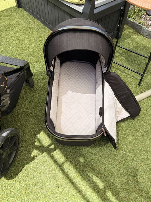 Carucior MUUVO QUICK 2 +scoica Cybex