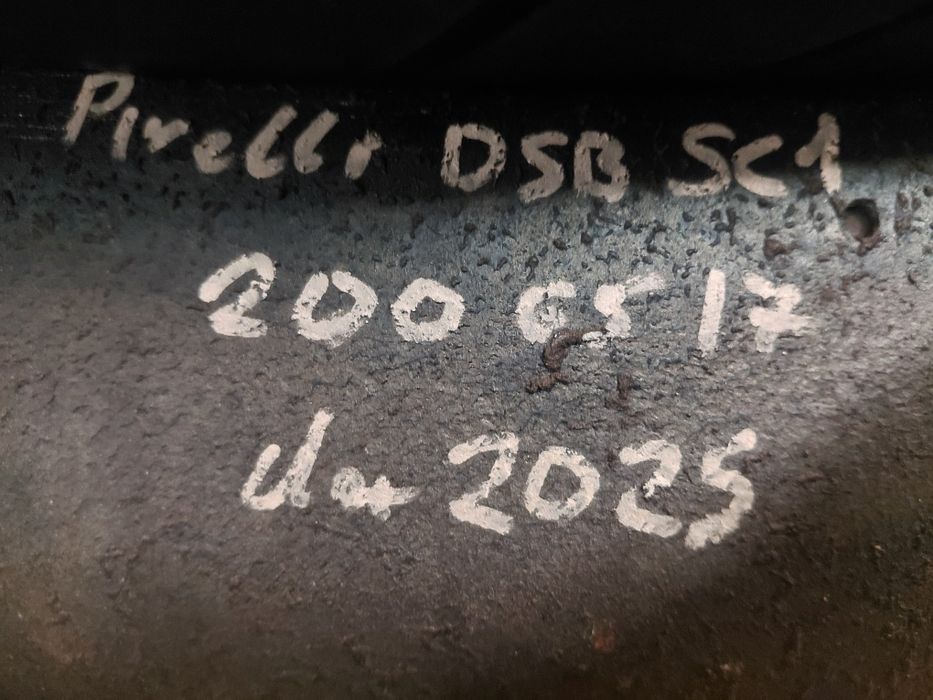 200/65/17" Pirelli dsb sc1.dot2025