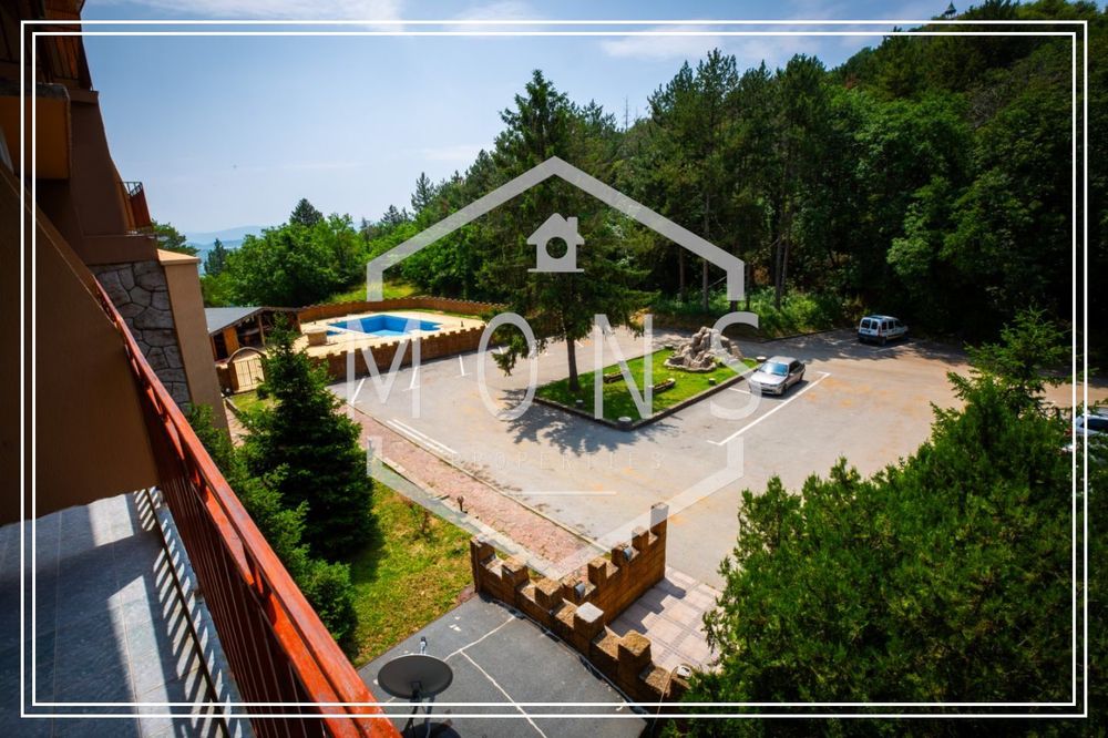 Хотел в Велико Търново, област-с.Арбанаси площ 3149 цена 990000