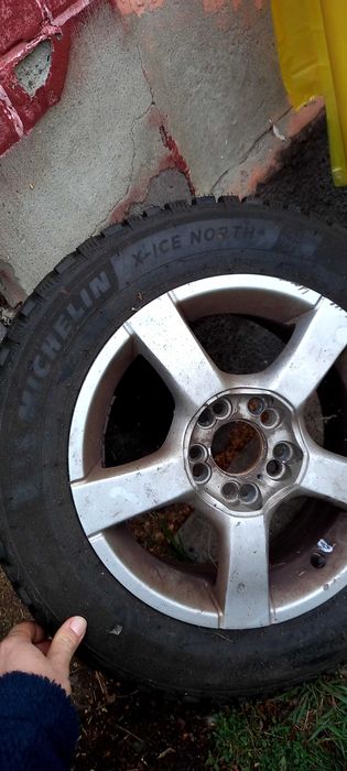 Michelin cu ținte/cuie 185 65 15 92 XL  225 45 17 si 165 70 14