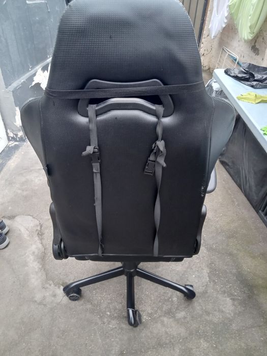 Scaun Gaming probleme la un picior.