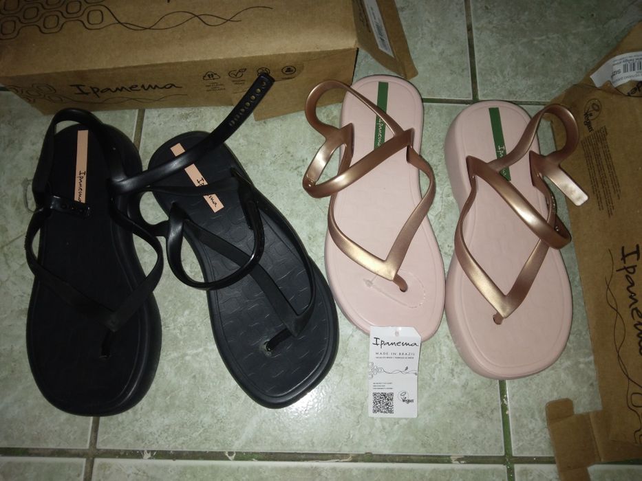 Ipanema sandale 38  ,100 RON ambele perechi