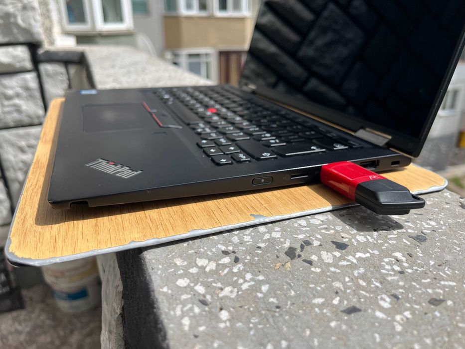 2в1 лаптоп и таблет: ThinkPad X390 Yoga(i5-8265U, 8GB DDR4, 128GB SSD)