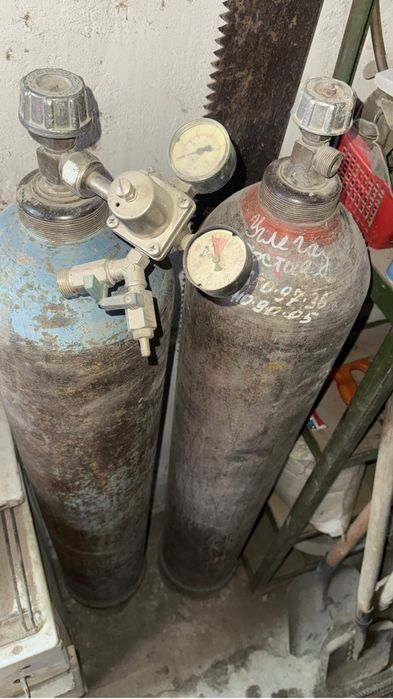 Кислородные баллоны 2 шт