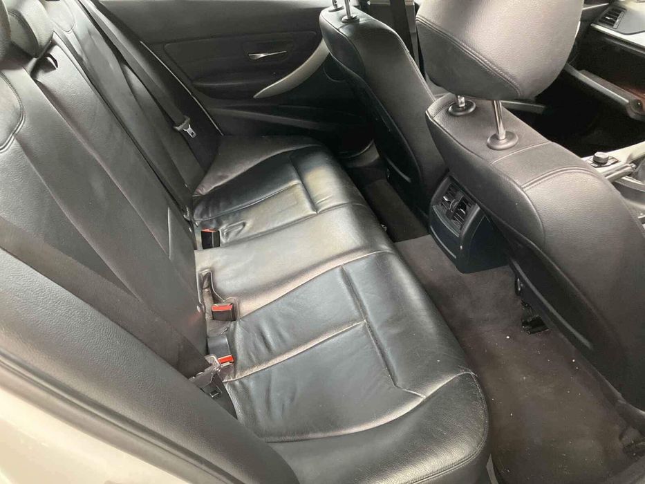 Dezmembrez BMW 320i N20B20b 2.0i benzina F30, piele incalzit,jante 17