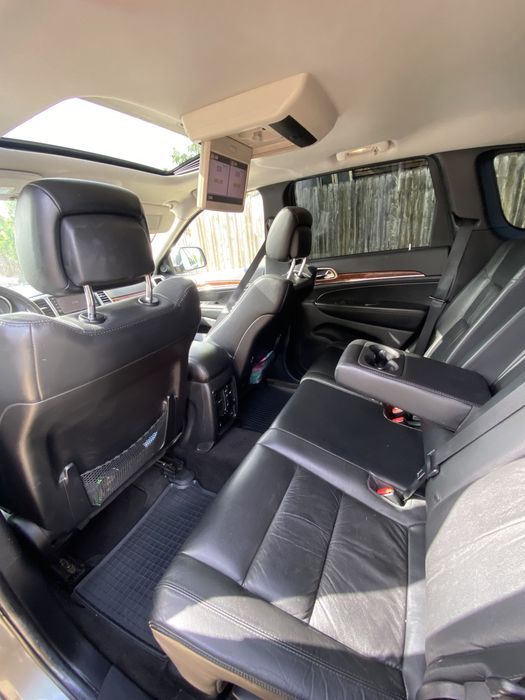 Vand sau schimb Jeep grand cherokee
