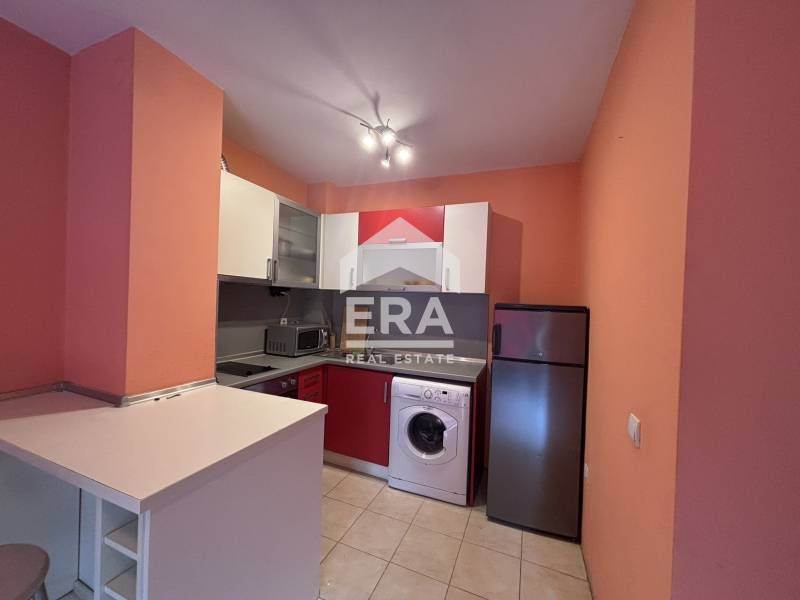 Дава се под наем Двустаен апартамент в Варна, Левски - 80 кв.м за 461 € - Снимка #2