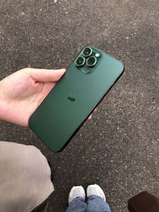 Продаю свой айфон 13 prо мах 
Состояние_Идеальное
Ёмкость_83%
Память_1