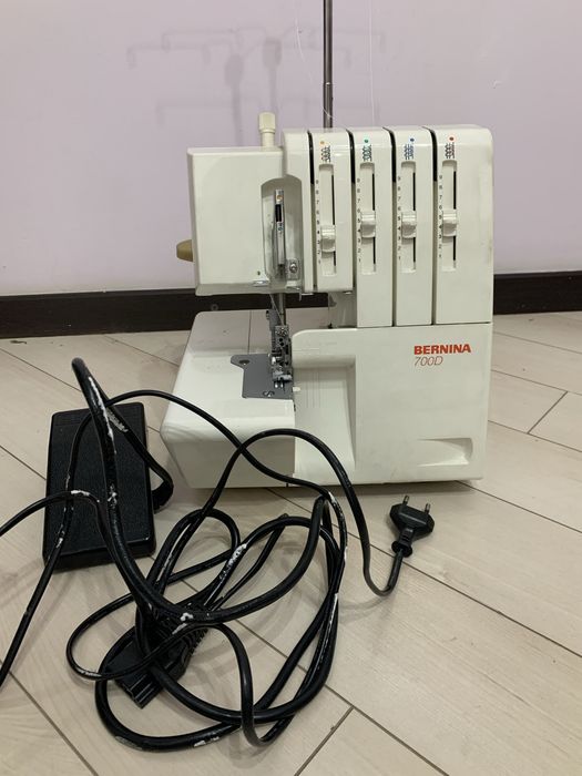 Оверлок Bernina 700D почти новый