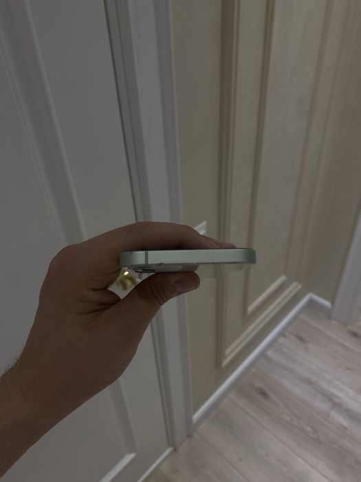 Iphone 12 yomkost 77%