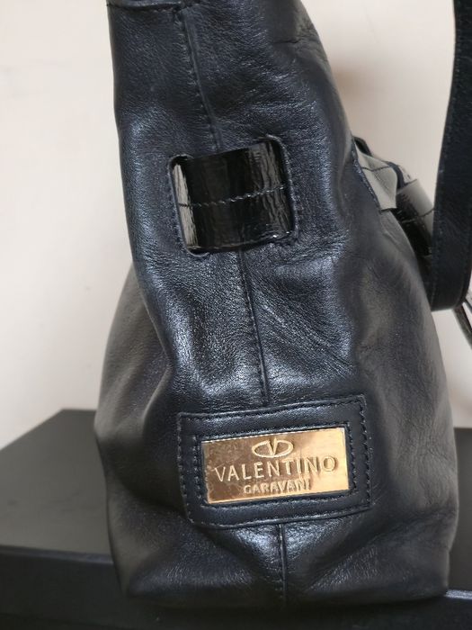 Valentino Garavani оригинална дамска чанта от естествена кожа