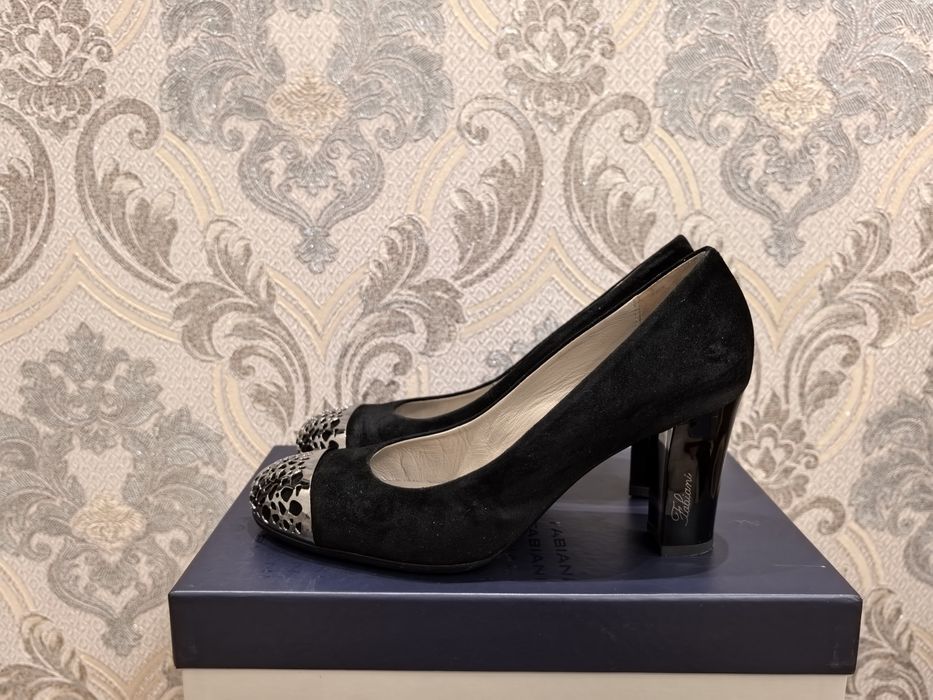 Продам женские туфли р. 38