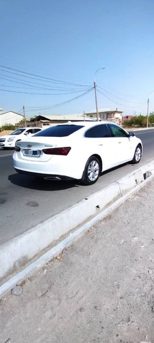 Malibu 2.  1.5turbo sotiladi