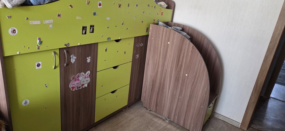 Продам кровать чердак.