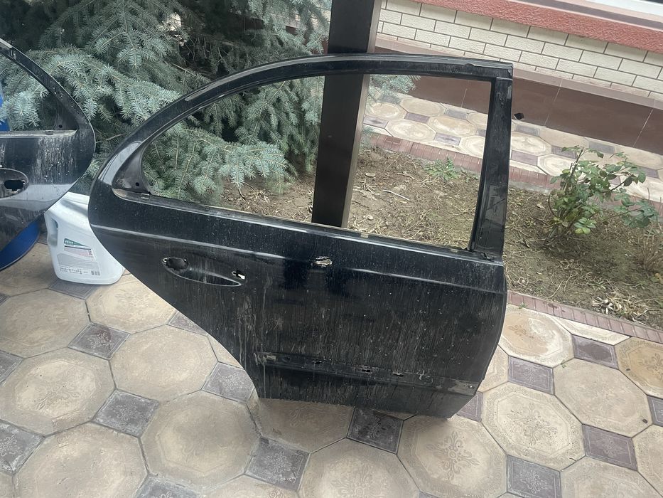 Запчасти на мерс 211