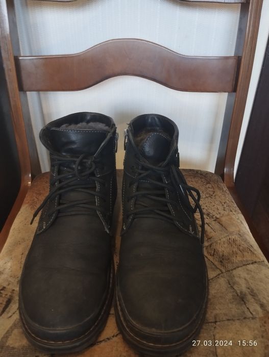 Продам мужские зимние ботинки