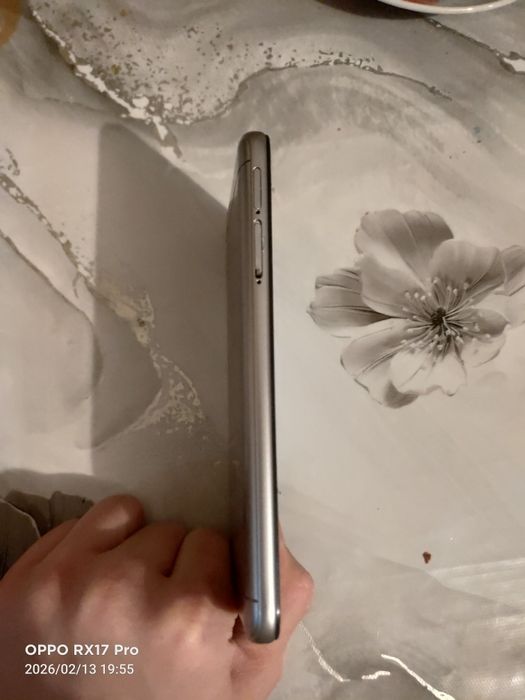 Продам телефон xiaomi redmi 5a