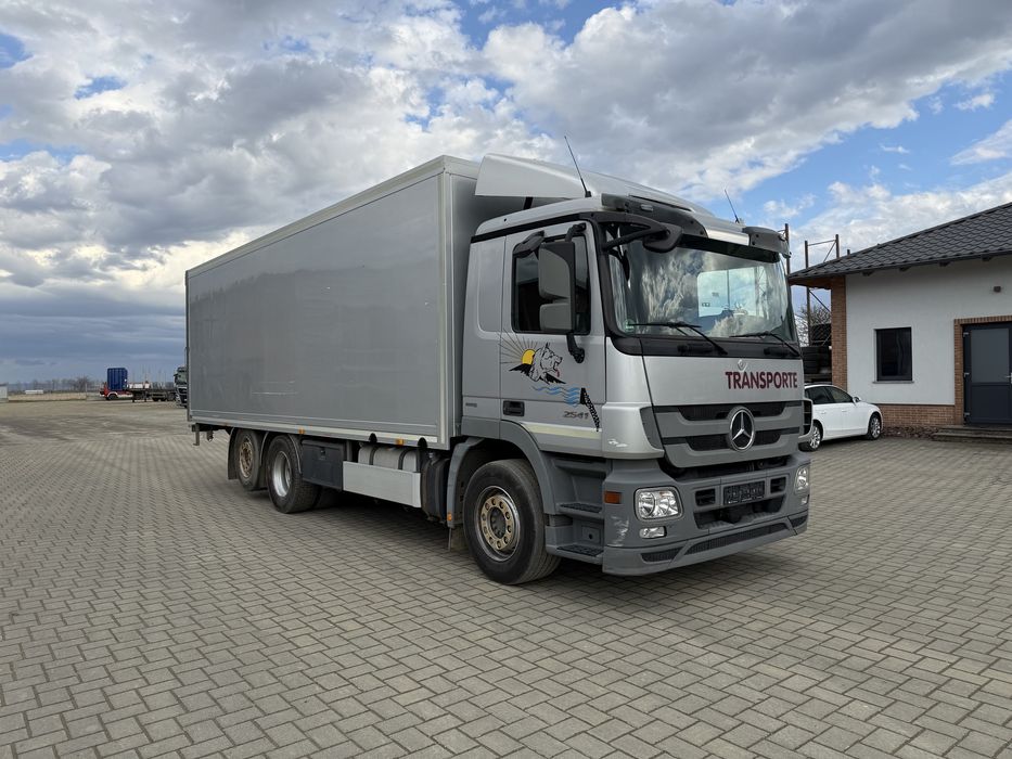 Mercedes-Benz Actros 2541 Frigoblock + Lift