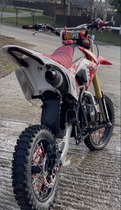 Vand motocross m2r rf 125cc, 4 timpi Roman • OLX.ro