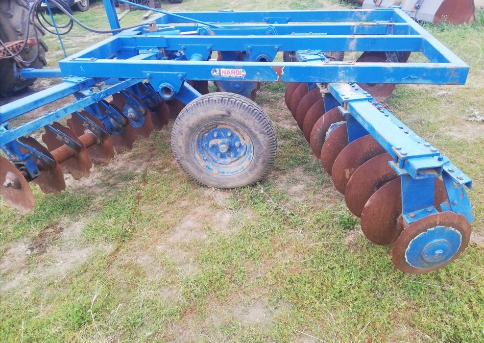 Брана Nardi, Italia