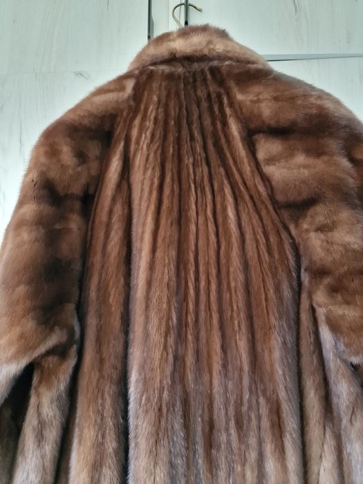 Продам шубу норковую