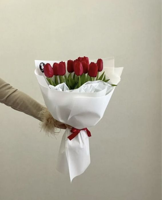 Тюльпаны с оформлением