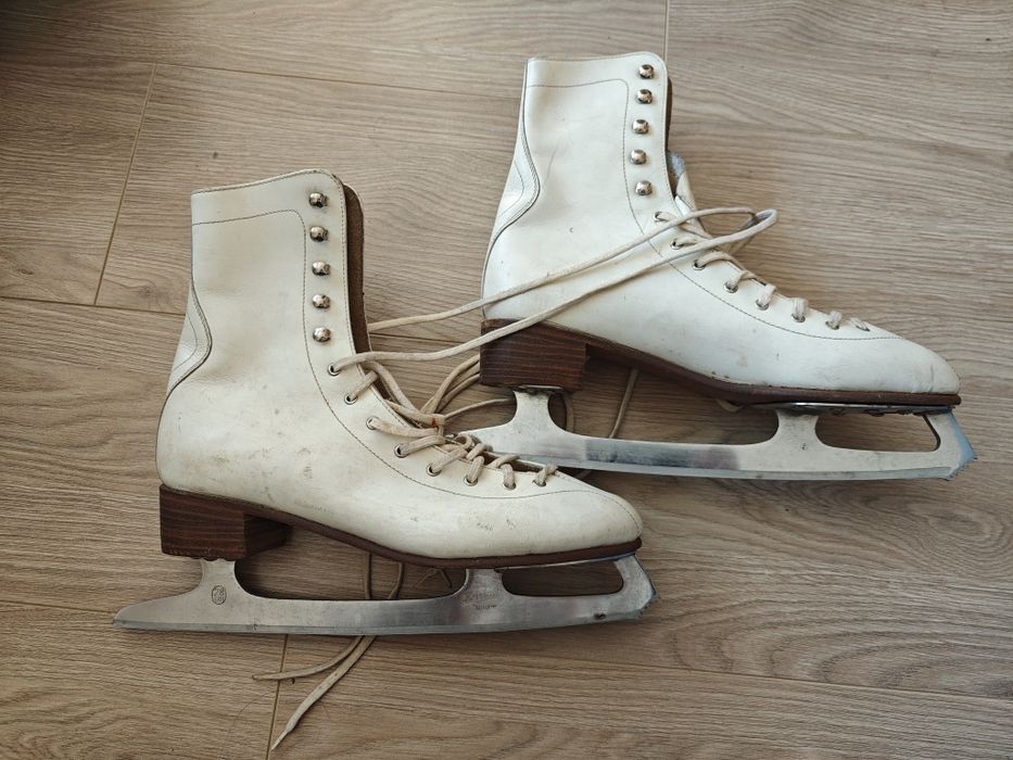 Традиционен модел дамски зимни кънки