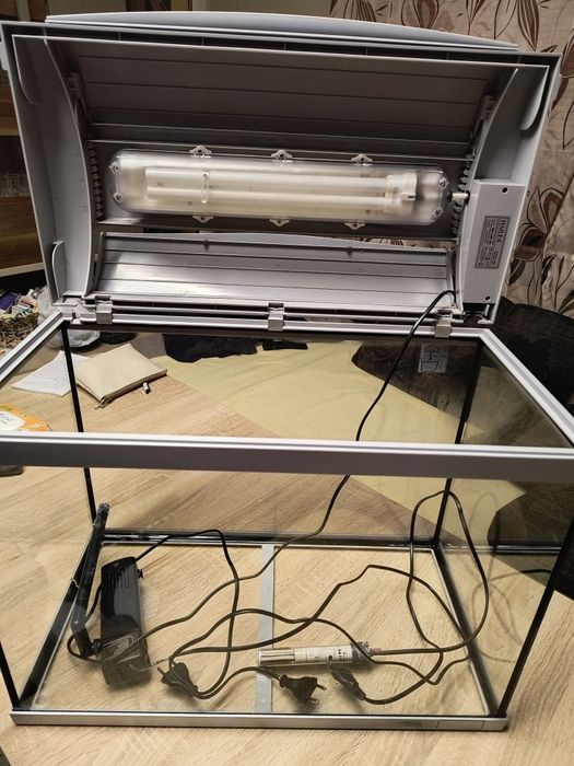 Аквариум 60л. С лампа и капак