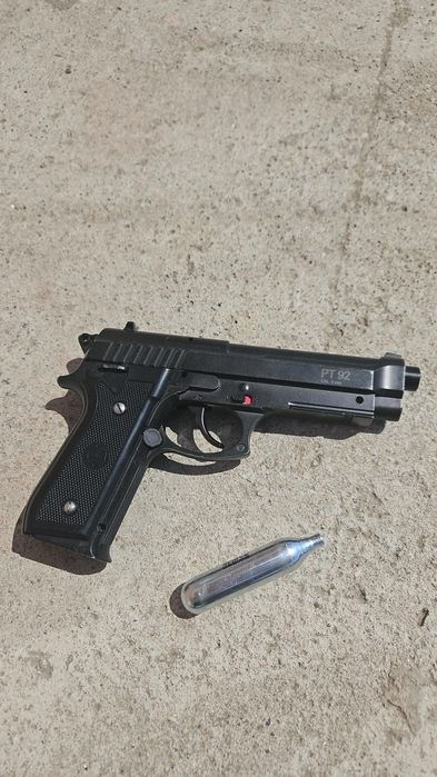 Pistol Airsoft TaurusPT92 FullMetal Co2 Modificat 5j PUTERE MAXIMA!!