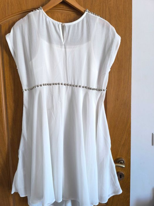 Ефирна рокля с капси