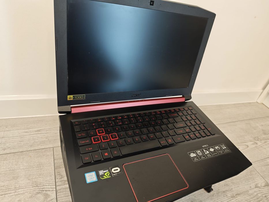 Acer Nitro 5 – i5-8300H, 32 GB RAM