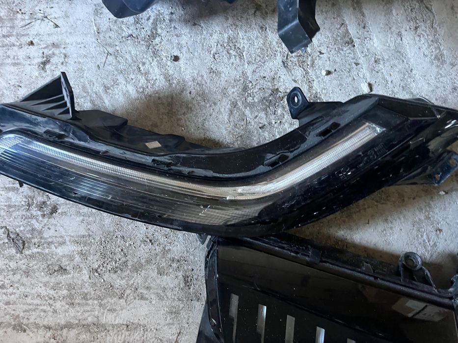 Фарове за Рено и Дачия