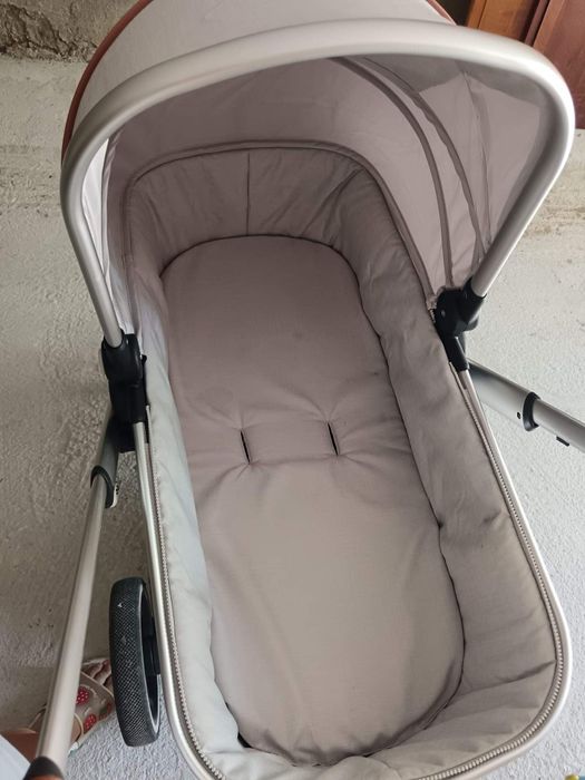 Комбинирана бебешка  количка Kikkaboo Divaina 2в1