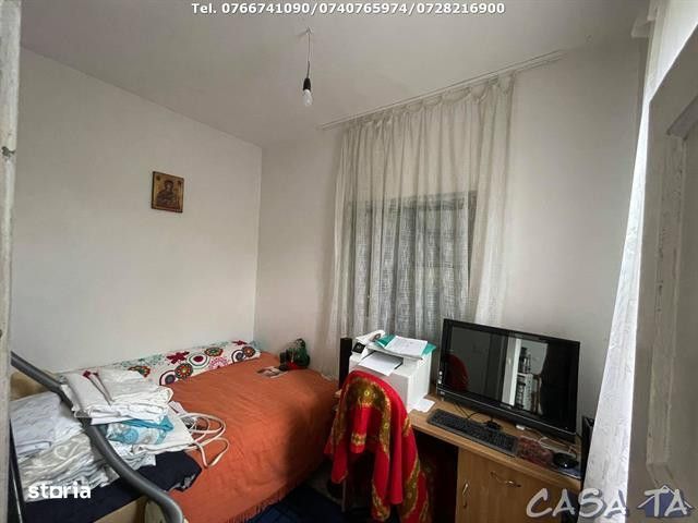 Casa 3 Camere, Strada Zambilelor