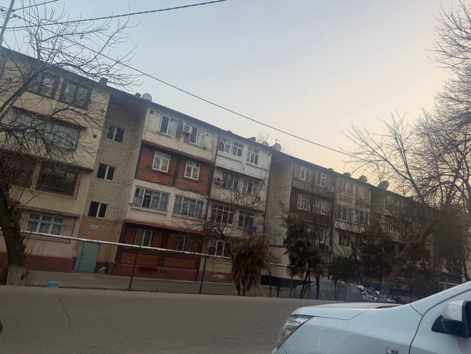 Kvartira 1 xonalik yengi mebeli bilan
